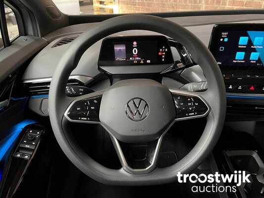 Volkswagen ID.4 Pro Performance 77kWh Car