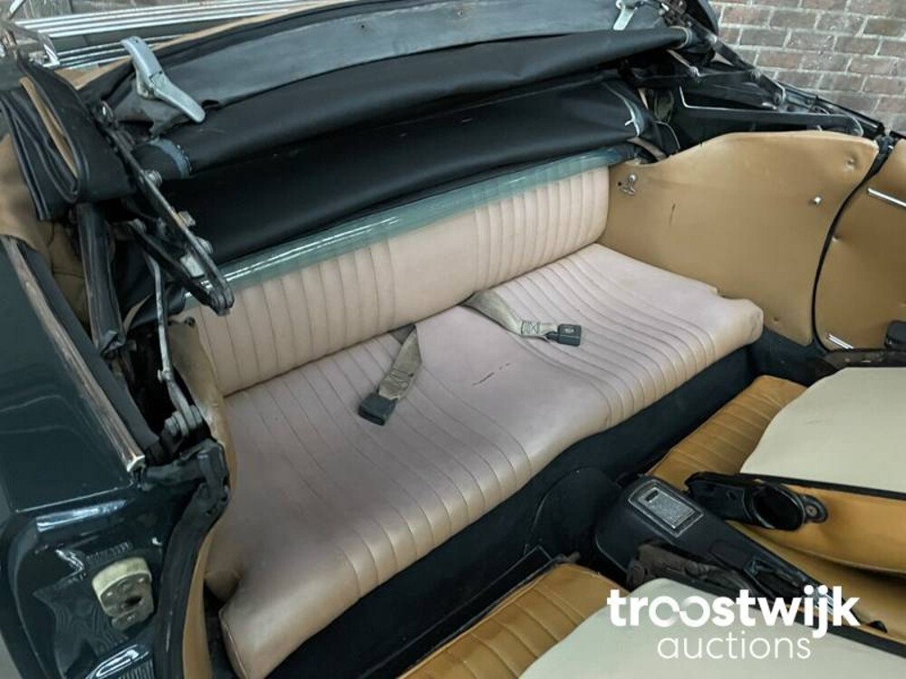 Fiat 124 1800 Sport Spider Car