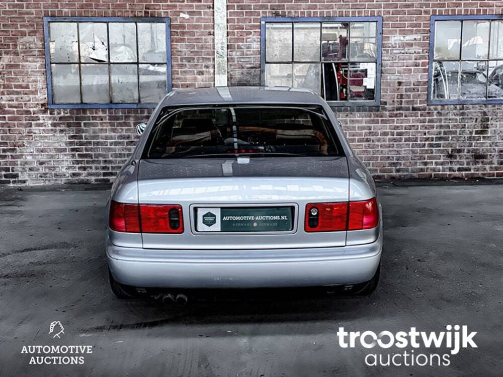 Audi A8 Quattro V8 3.7  Auto