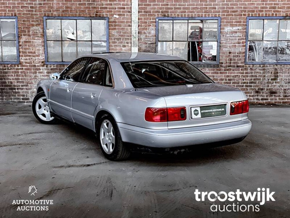 Audi A8 Quattro V8 3.7  Auto