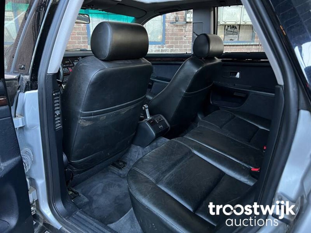 Audi A8 Quattro V8 3.7  Auto