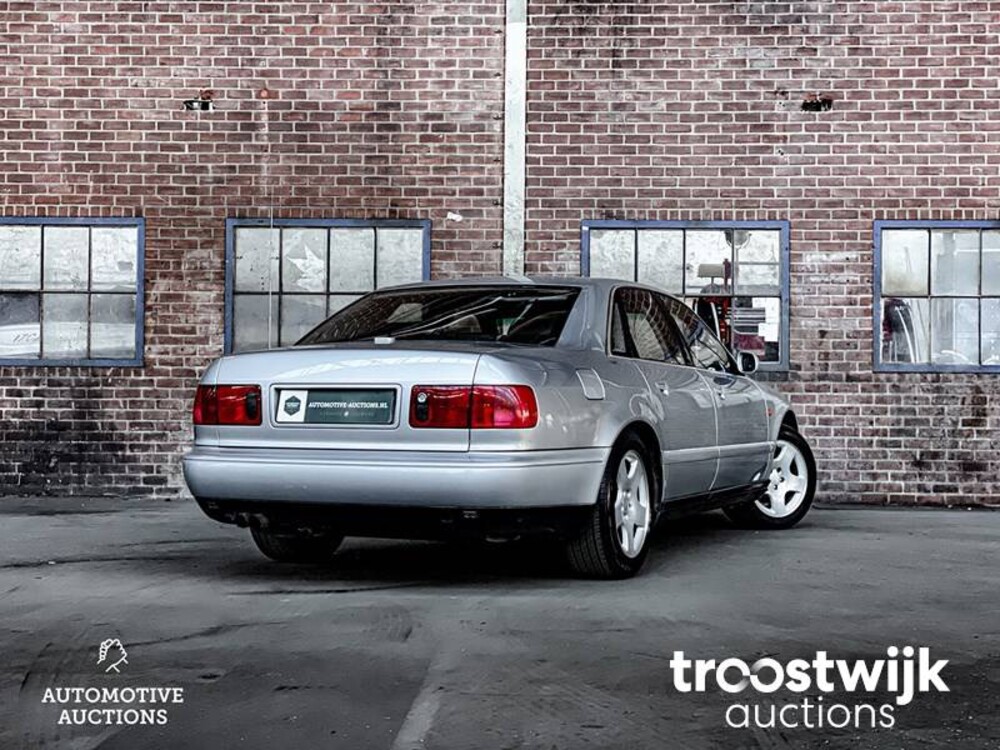Audi A8 Quattro V8 3.7  Auto