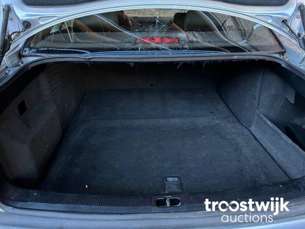 Audi A8 Quattro V8 3.7  Auto