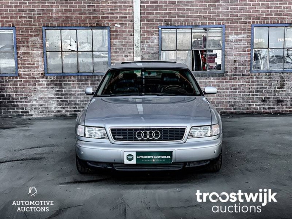 Audi A8 Quattro V8 3.7  Auto