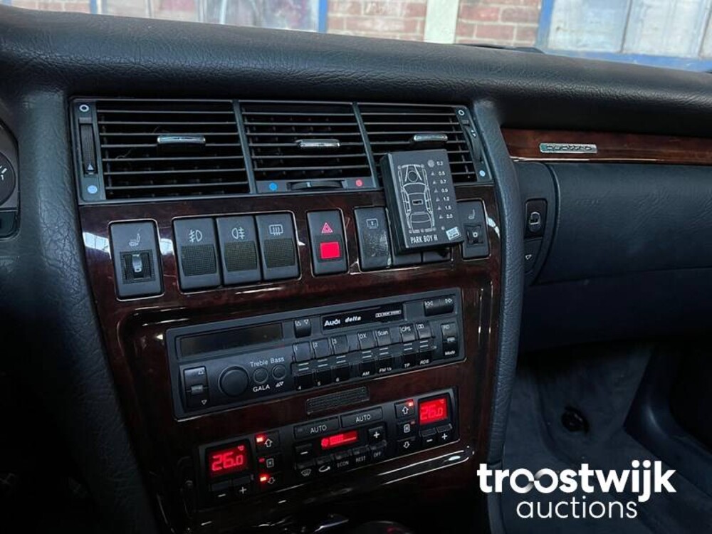 Audi A8 Quattro V8 3.7  Auto