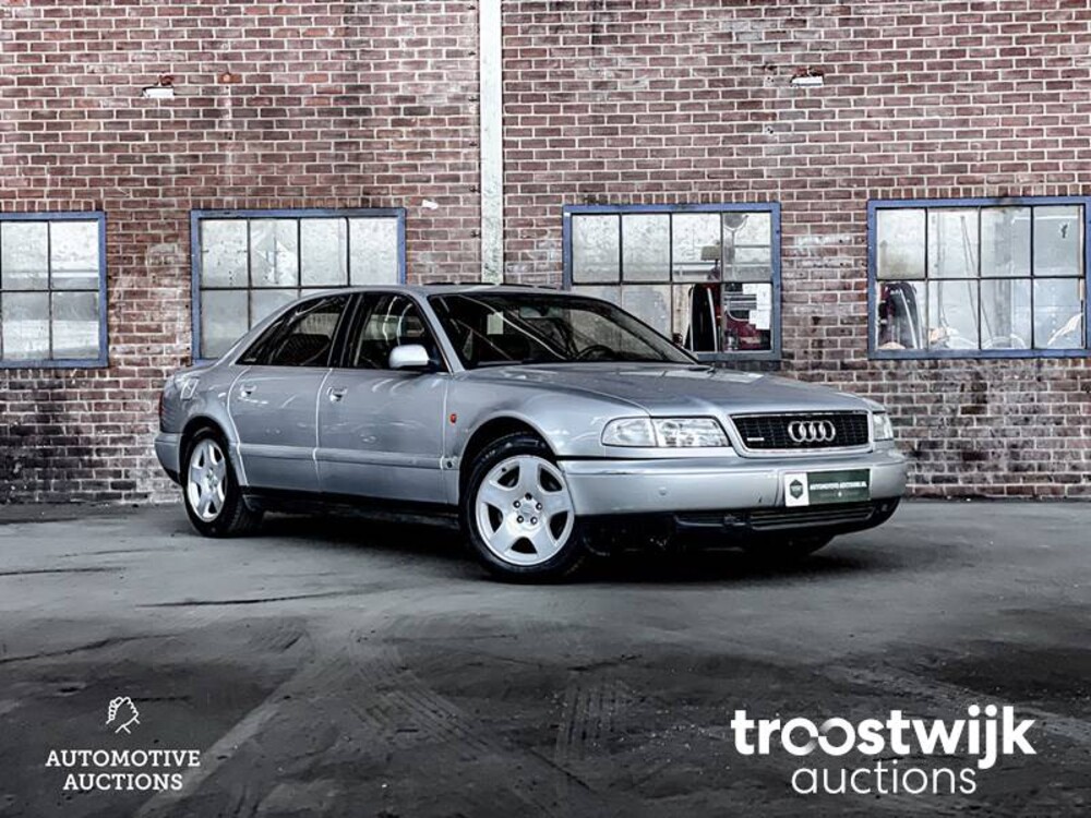 Audi A8 Quattro V8 3.7  Auto