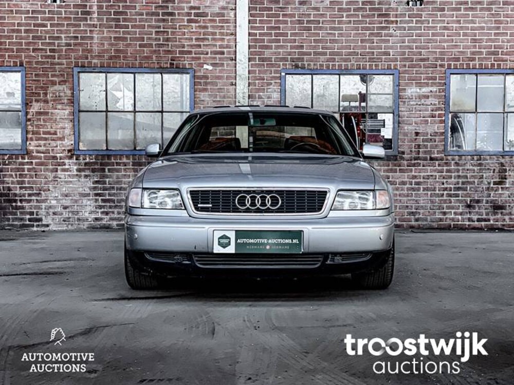 Audi A8 Quattro V8 3.7  Auto
