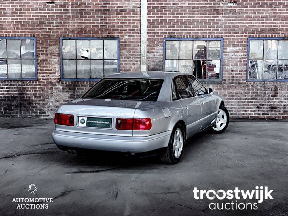 Audi A8 Quattro V8 3.7  Auto