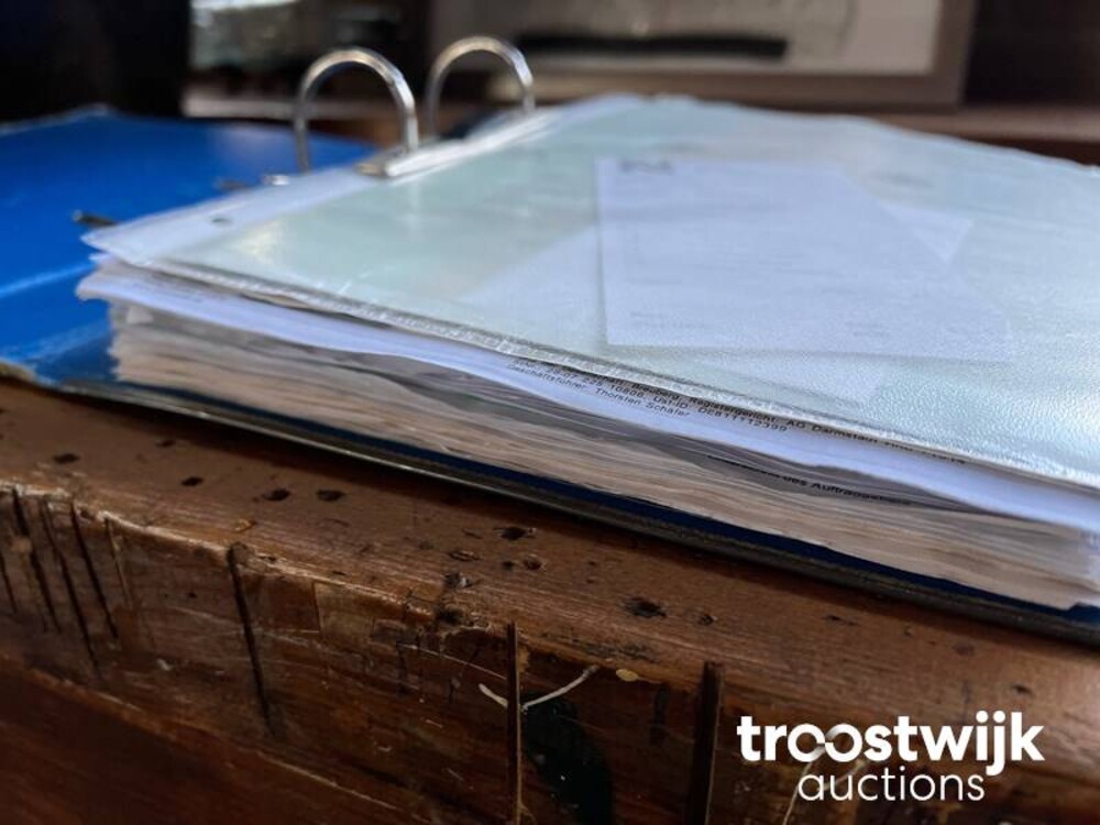 Audi A8 Quattro V8 3.7  Auto