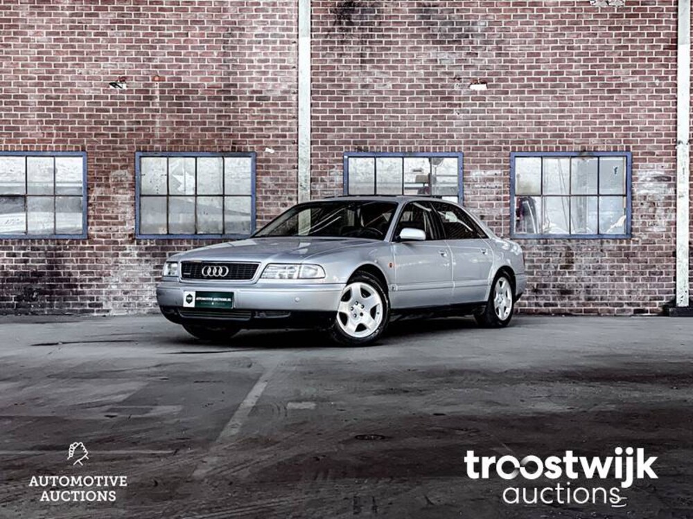 Audi A8 Quattro V8 3.7  Auto