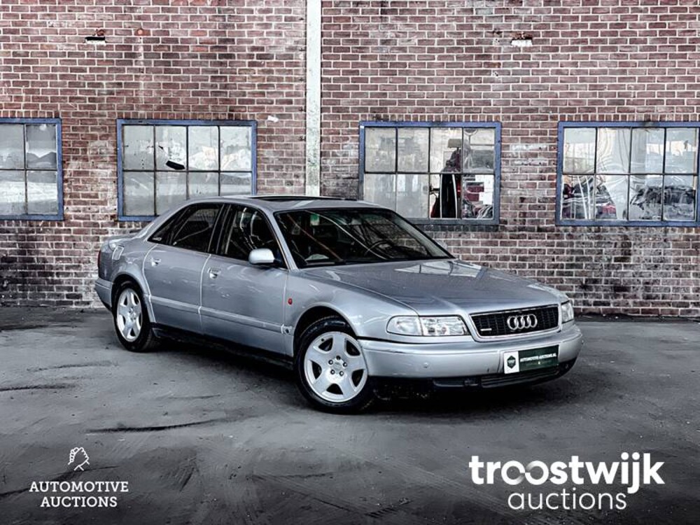 Audi A8 Quattro V8 3.7  Auto