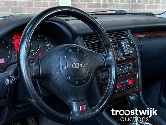 Audi A8 Quattro V8 3.7  230pk 1996 