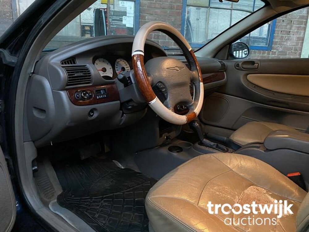 Chrysler Sebring 2.0i-16V LE Auto