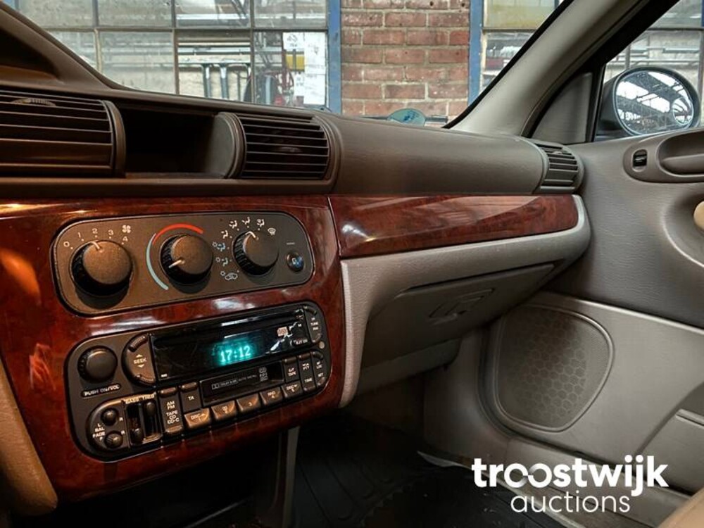 Chrysler Sebring 2.0i-16V LE Auto