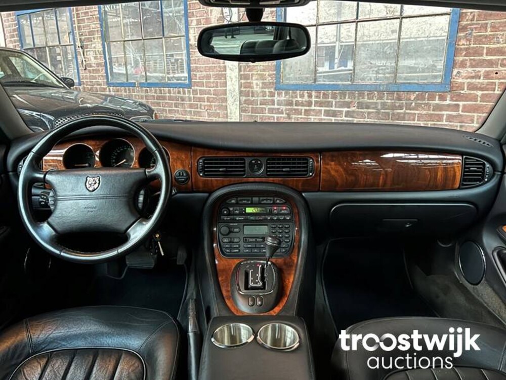 Jaguar Sovereign XJ8 3.2 V8 Auto