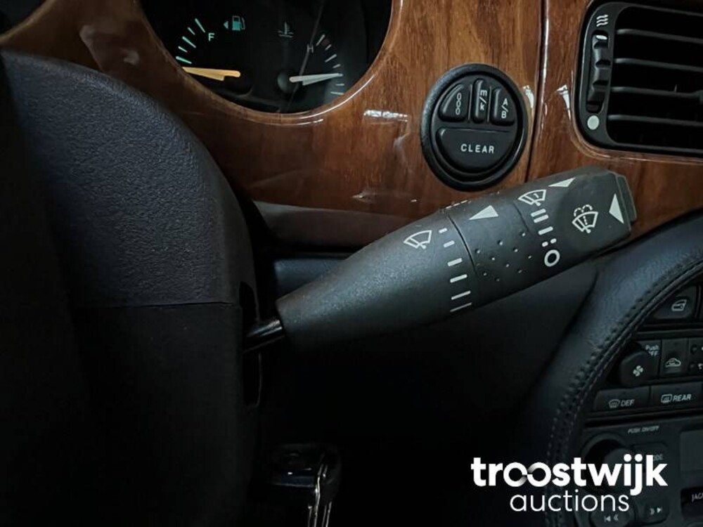 Jaguar Sovereign XJ8 3.2 V8 Auto