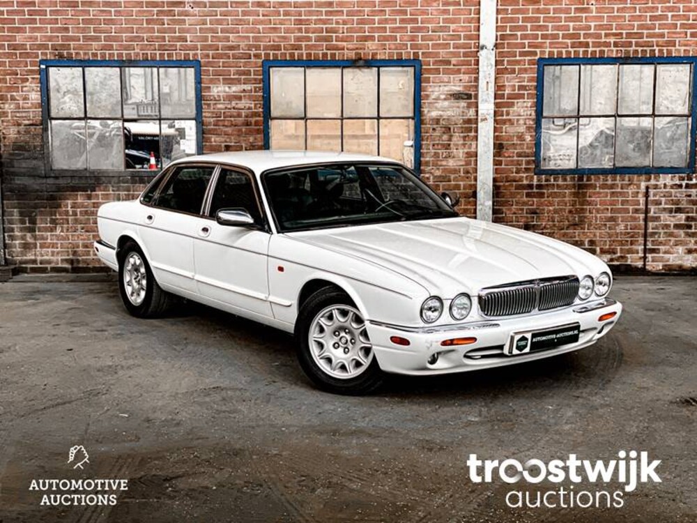 Jaguar Sovereign XJ8 3.2 V8 Auto