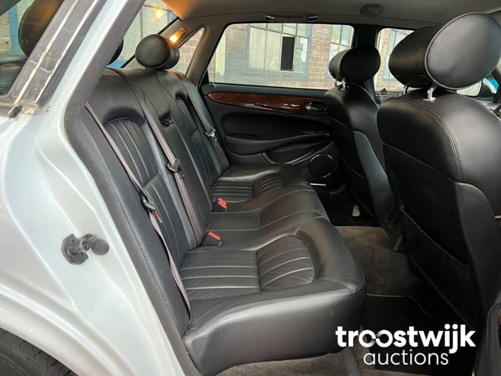 Jaguar Sovereign XJ8 3.2 V8 Auto