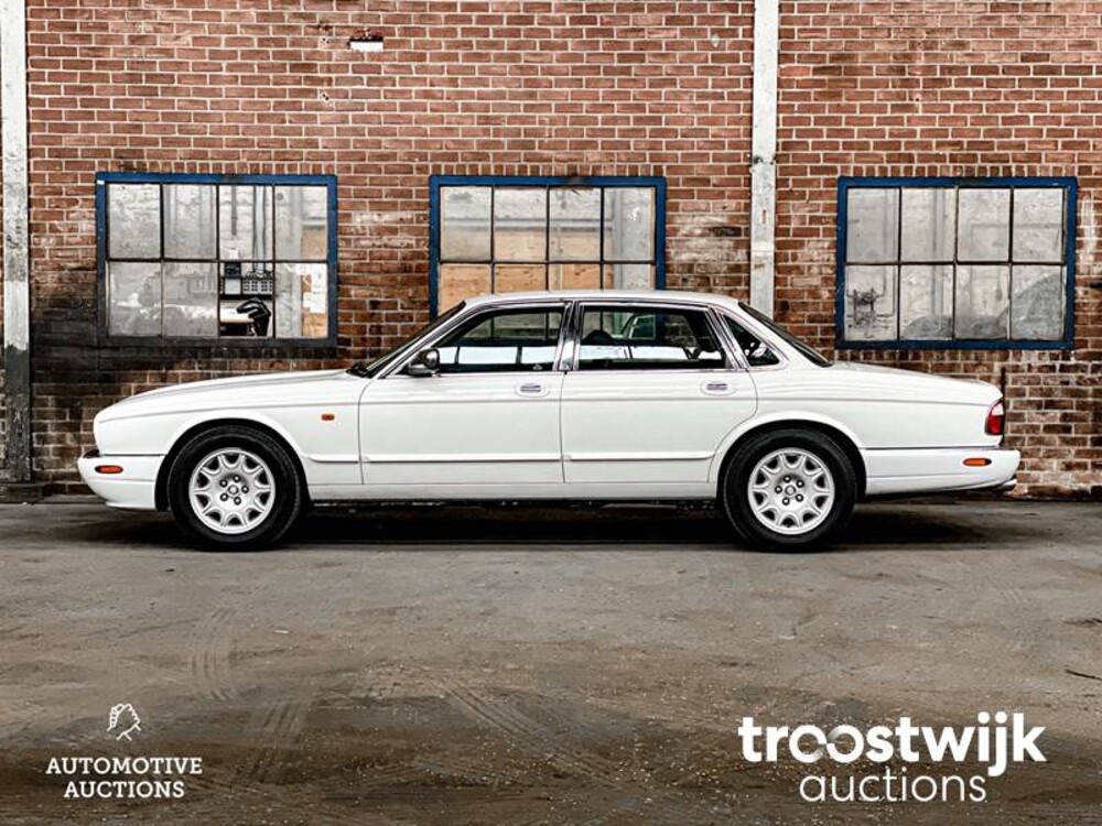 Jaguar Sovereign XJ8 3.2 V8 Auto