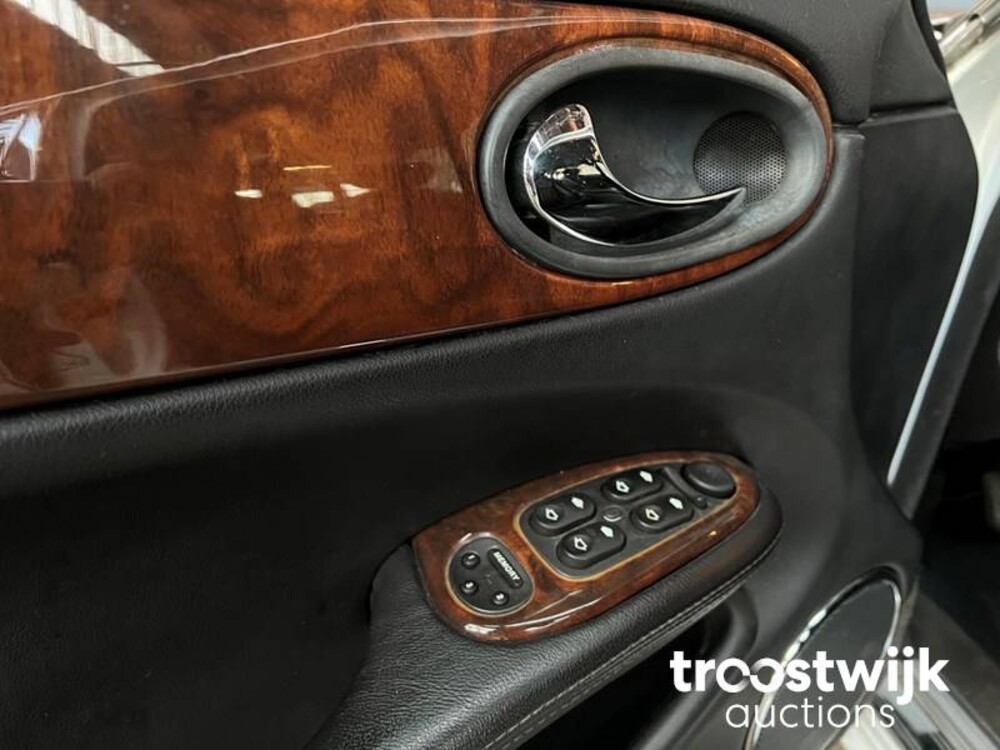 Jaguar Sovereign XJ8 3.2 V8 Auto