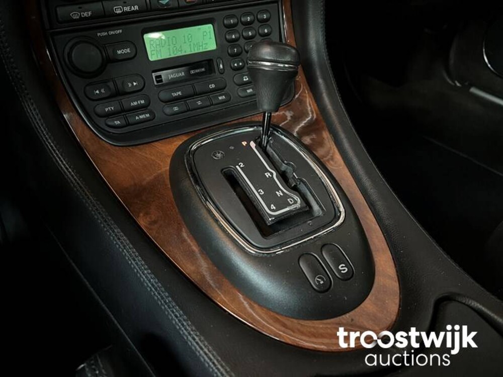 Jaguar Sovereign XJ8 3.2 V8 Auto