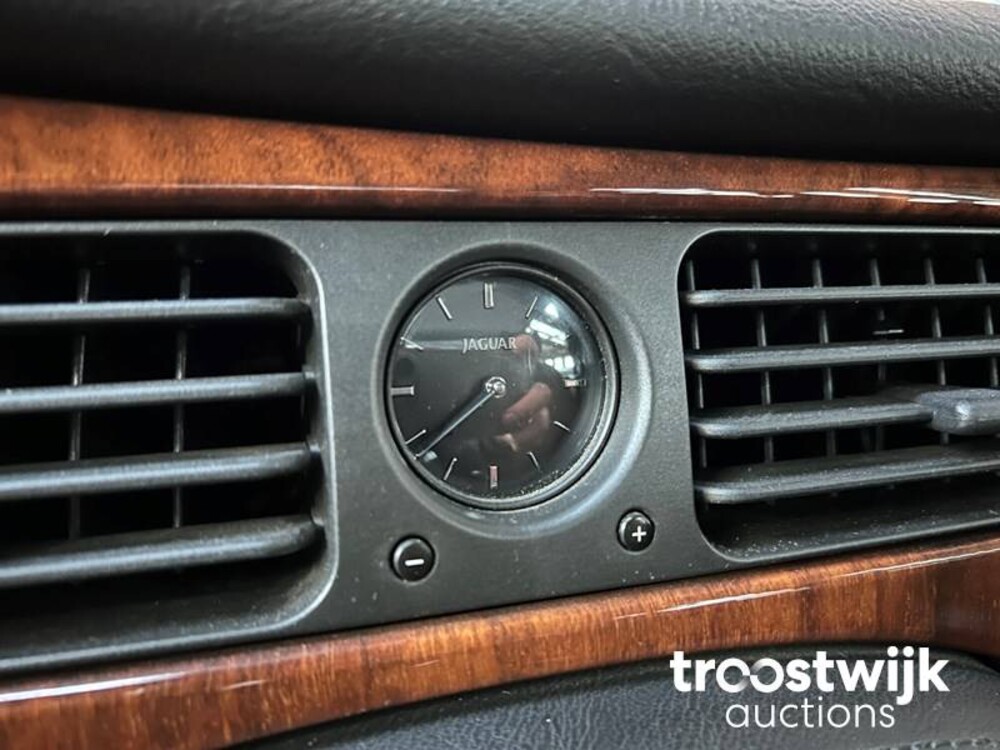 Jaguar Sovereign XJ8 3.2 V8 Auto