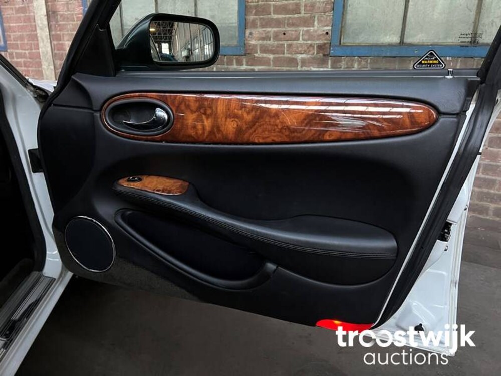 Jaguar Sovereign XJ8 3.2 V8 Auto