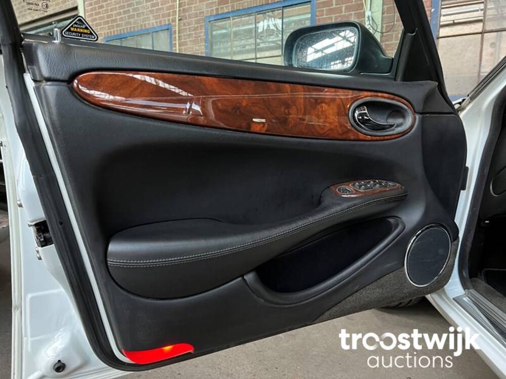 Jaguar Sovereign XJ8 3.2 V8 Auto