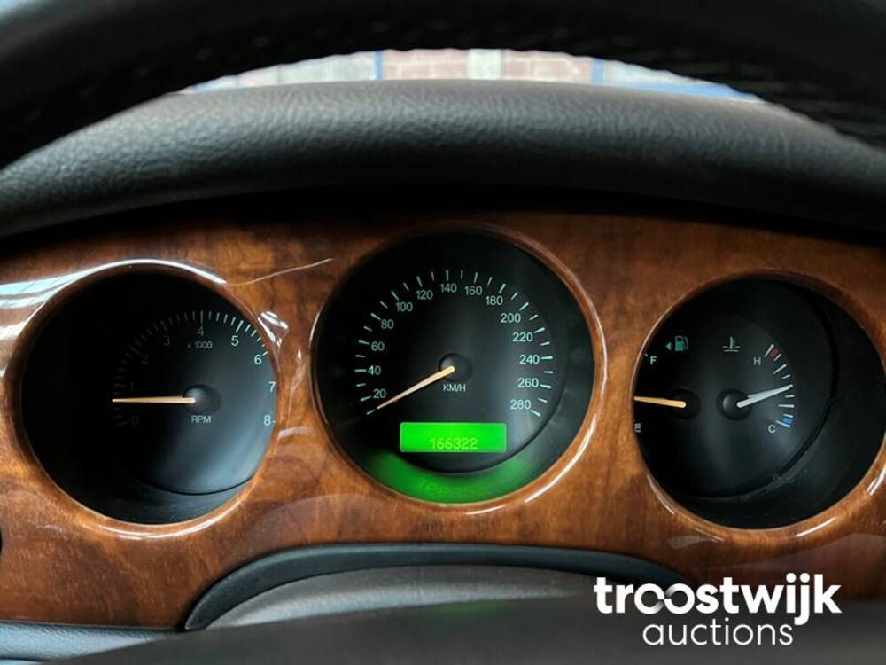 Jaguar Sovereign XJ8 3.2 V8 Auto