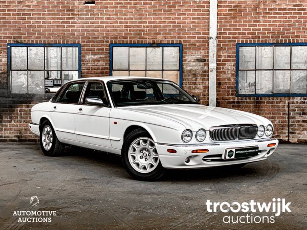 Jaguar Sovereign XJ8 3.2 V8 Auto