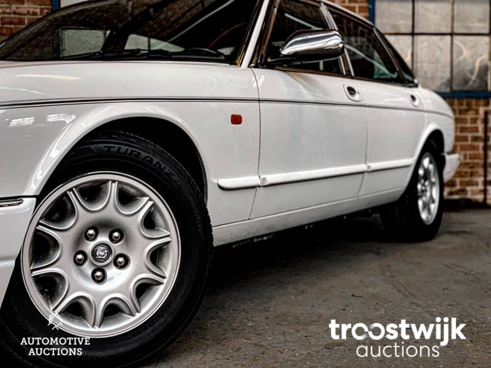 Jaguar Sovereign XJ8 3.2 V8 Auto