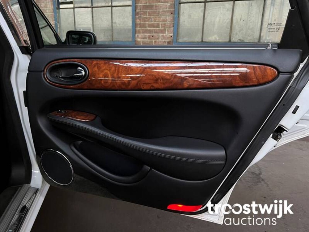 Jaguar Sovereign XJ8 3.2 V8 Auto