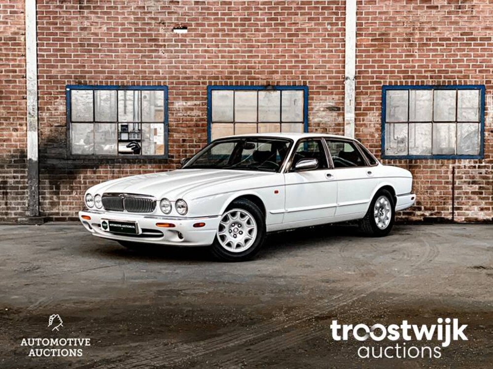 Jaguar Sovereign XJ8 3.2 V8 Auto