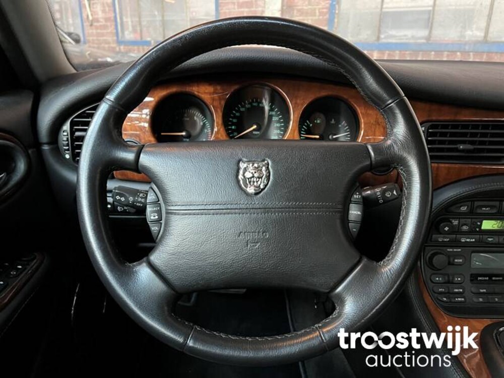 Jaguar Sovereign XJ8 3.2 V8 Auto