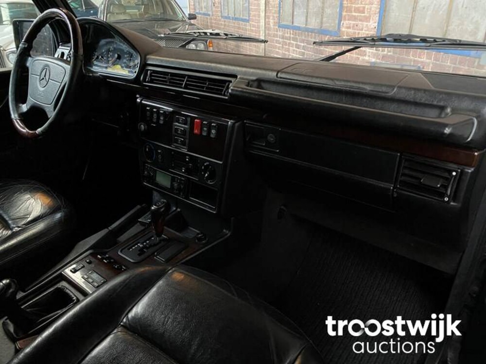 Mercedes-Benz G300 D Turbo Auto