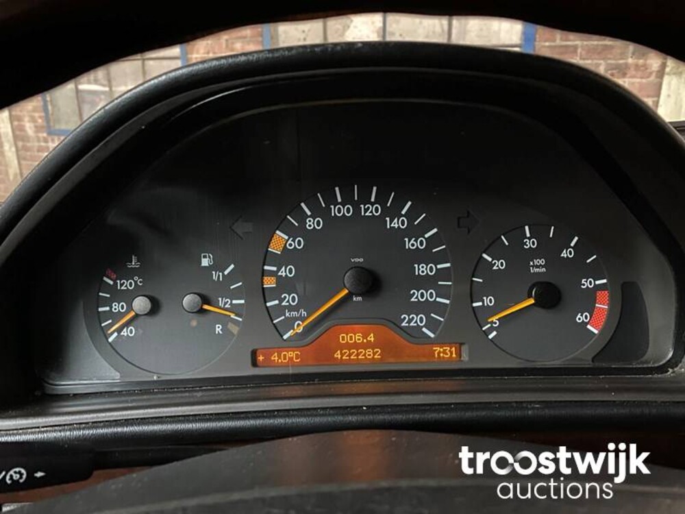 Mercedes-Benz G300 D Turbo Auto