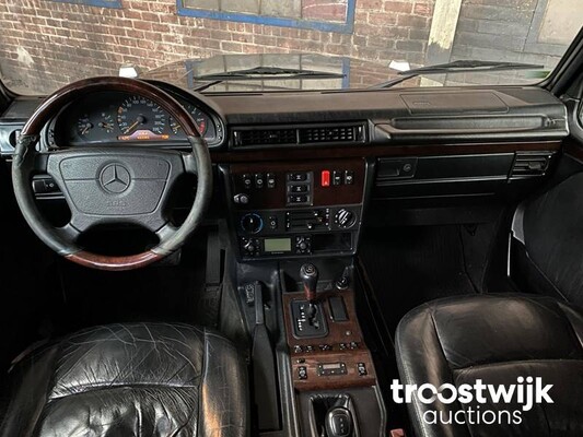 Mercedes-Benz G300 D Turbo Car