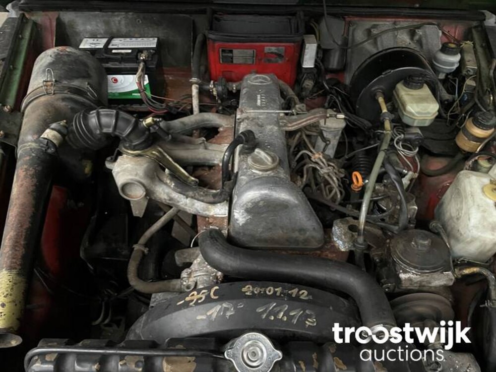 Mercedes-Benz 300gd Auto