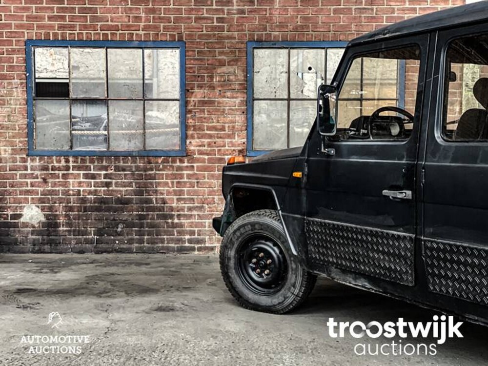 Mercedes-Benz 300gd Auto