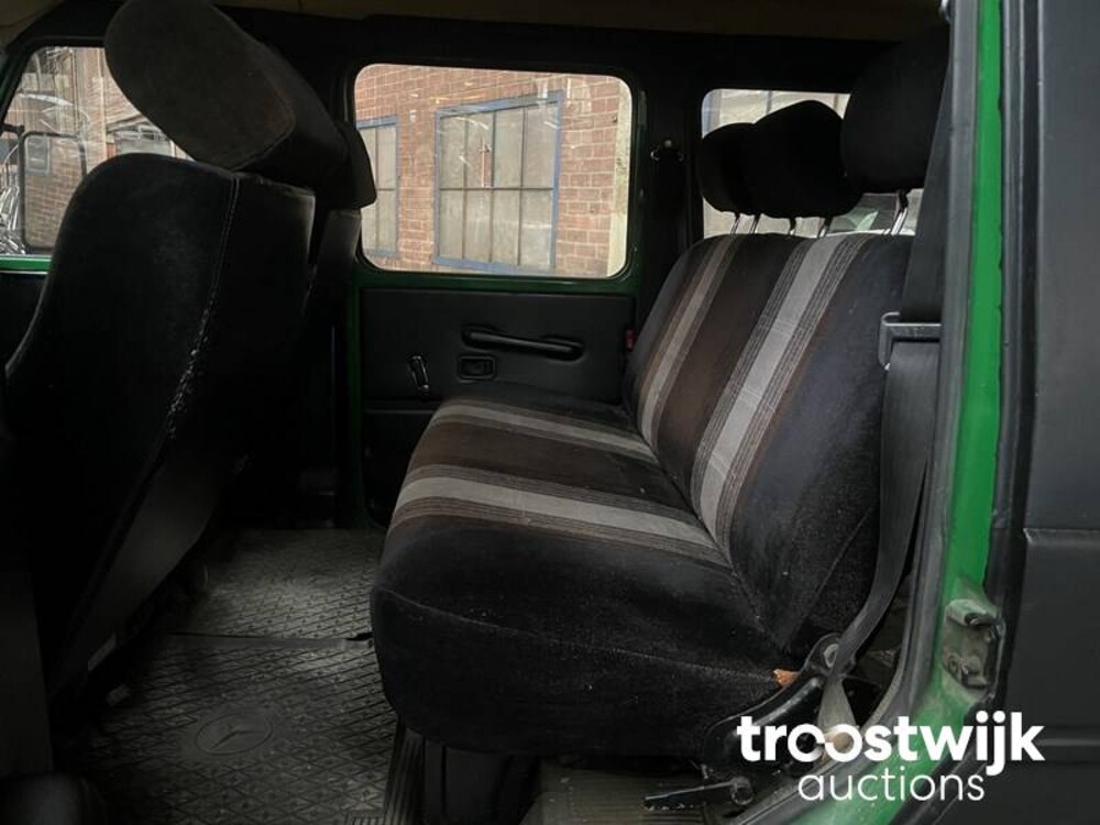 Mercedes-Benz 300gd Auto