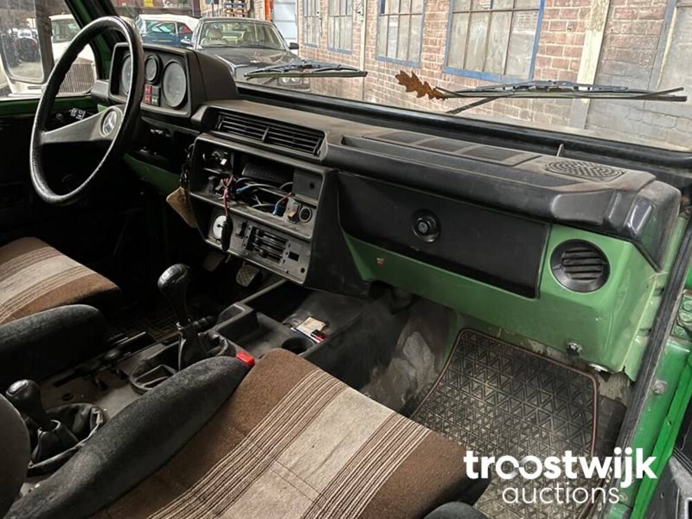 Mercedes-Benz 300gd Auto