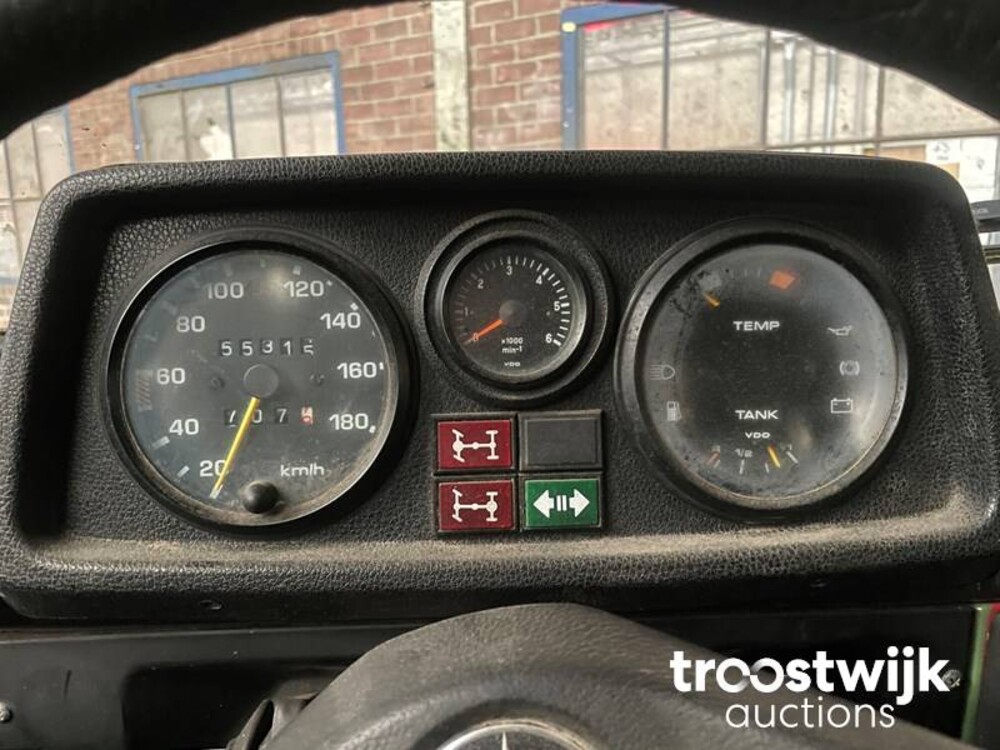 Mercedes-Benz 300gd Auto