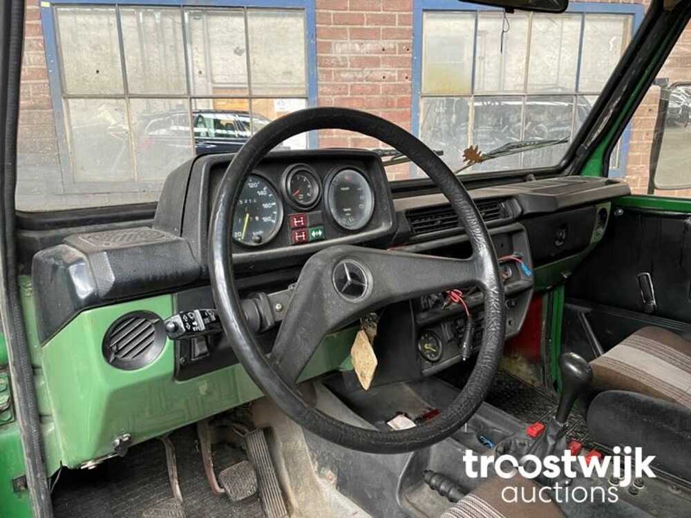 Mercedes-Benz 300gd Auto