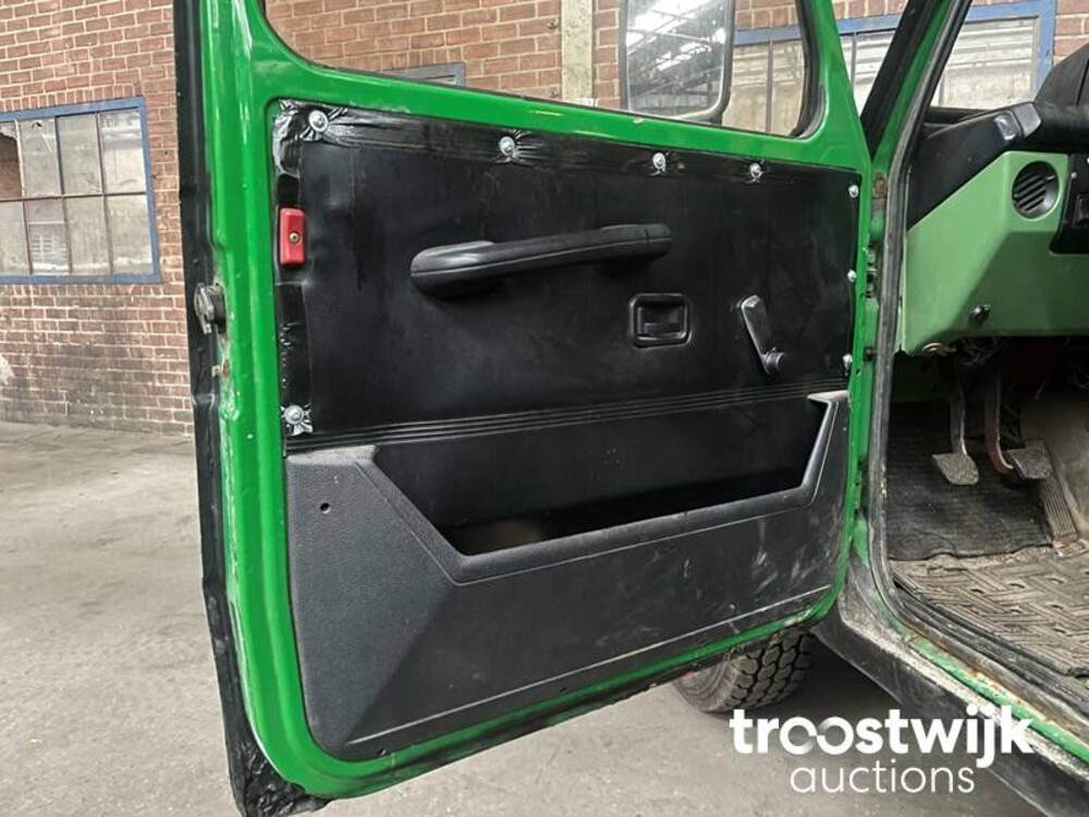 Mercedes-Benz 300gd Auto