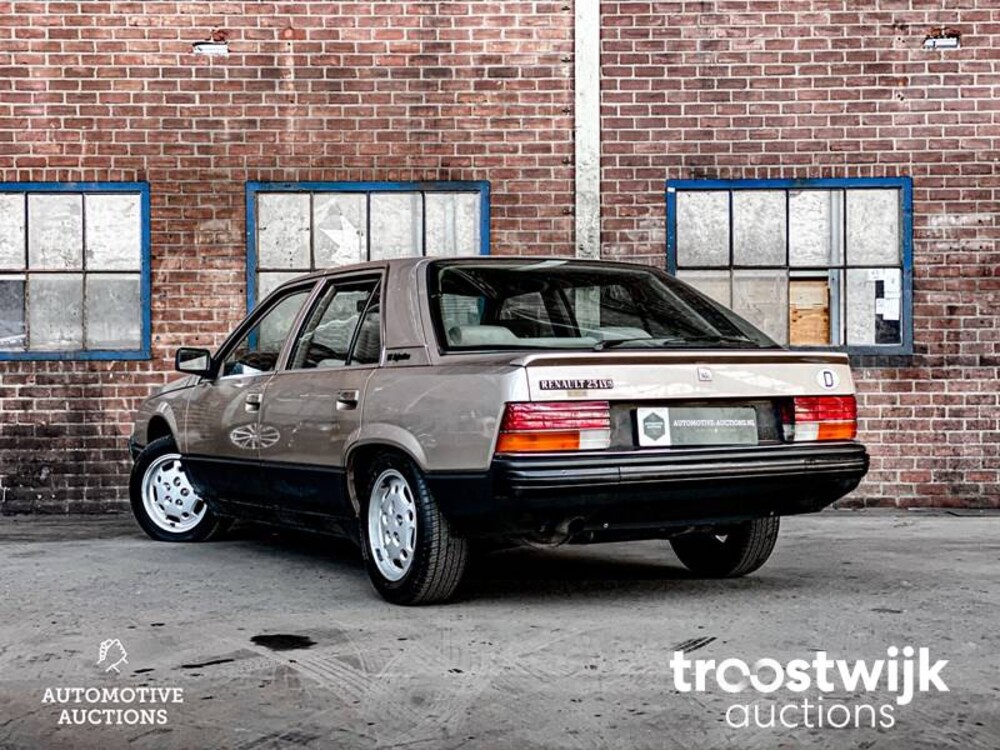 Renault 25 V6 Injection Auto