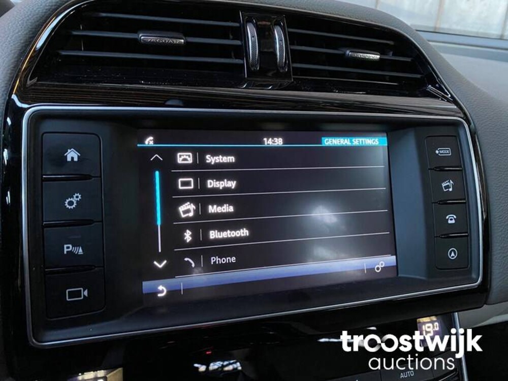 Jaguar 2.0 D R-Sport Auto