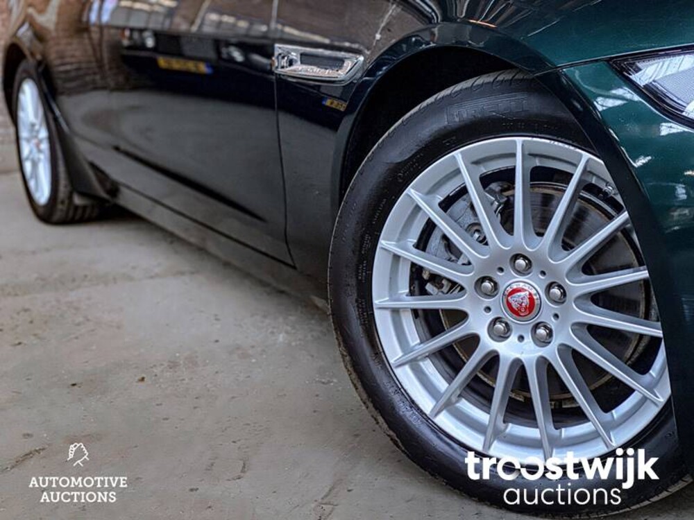 Jaguar 2.0 D R-Sport Auto