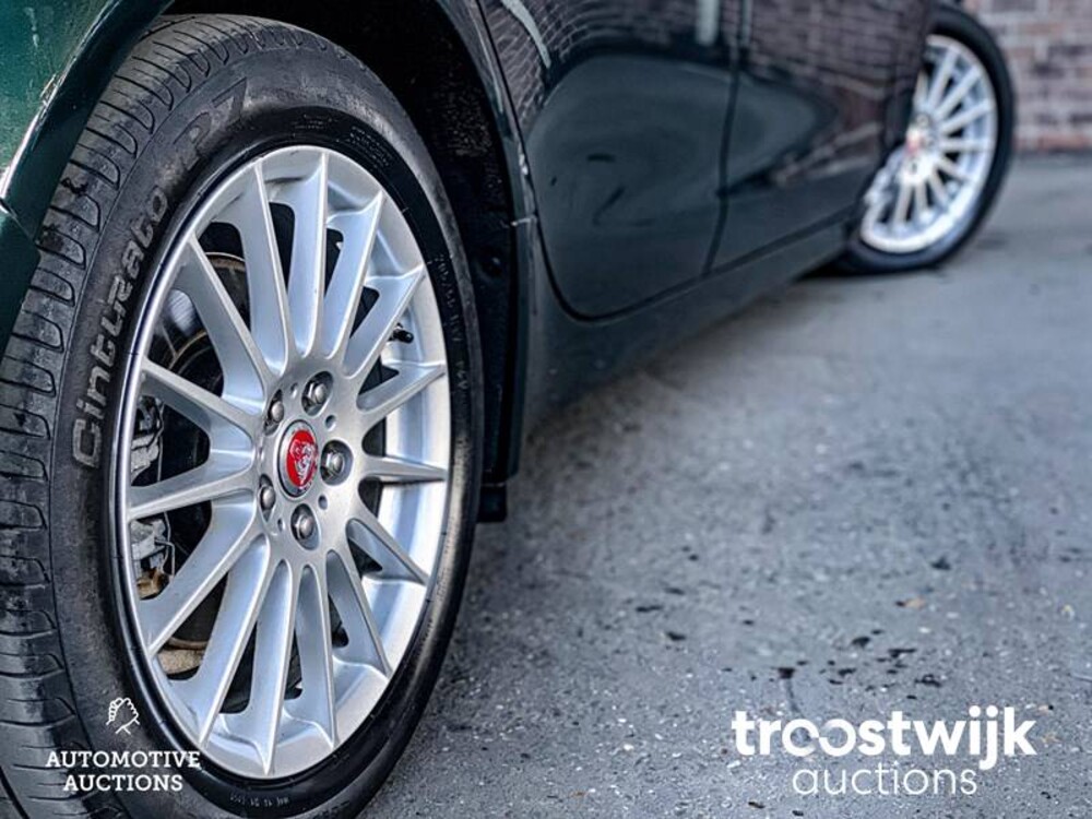 Jaguar 2.0 D R-Sport Auto