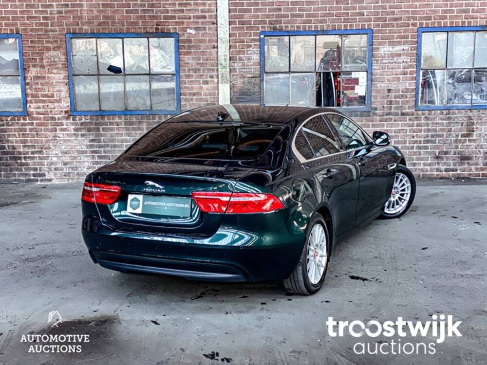 Jaguar 2.0 D R-Sport Auto