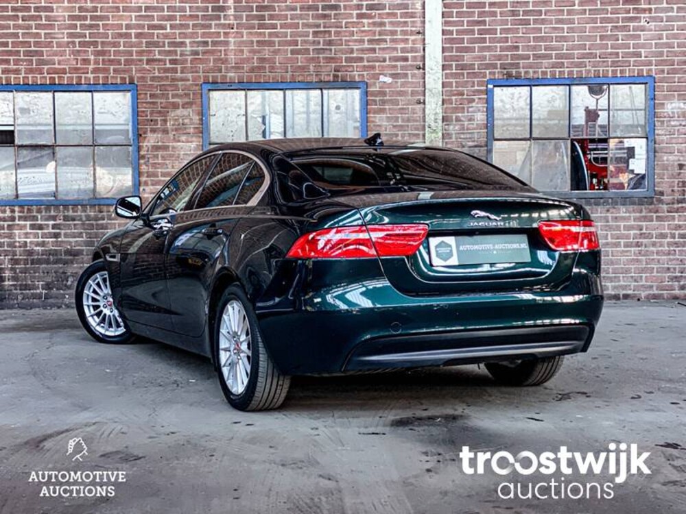 Jaguar 2.0 D R-Sport Auto